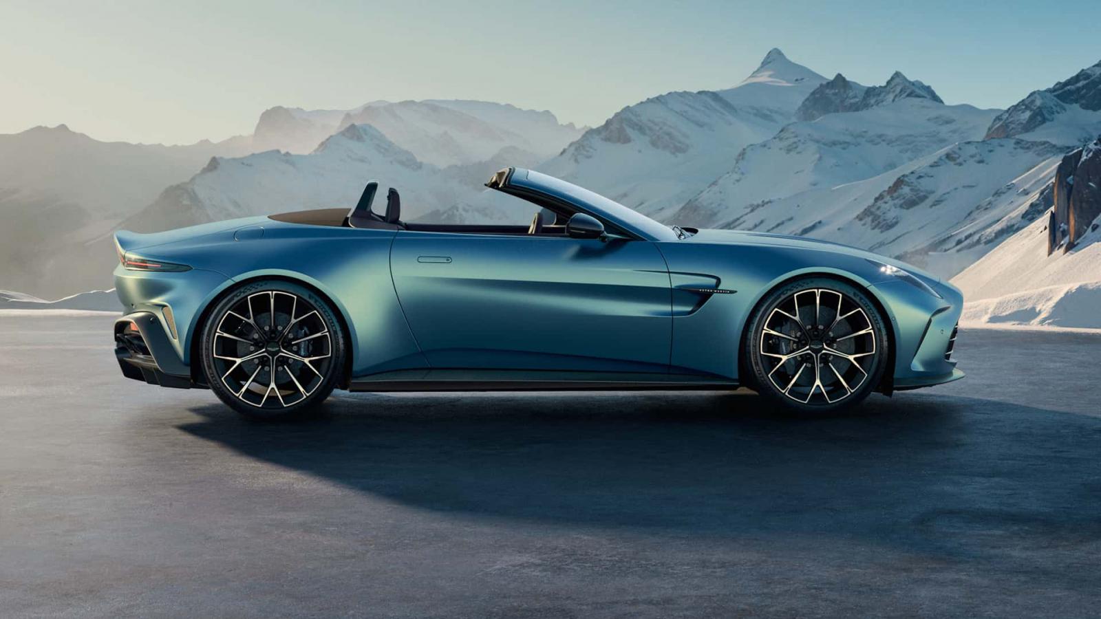 Πρεμιέρα για τη νέα Aston Martin Vantage Roadster με 665 άλογα